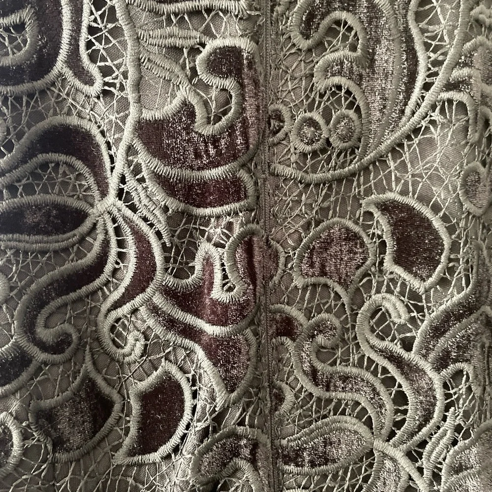 Donna Karan Embroidered Sleeveless Sheath
Dress - Picture 8 of 11